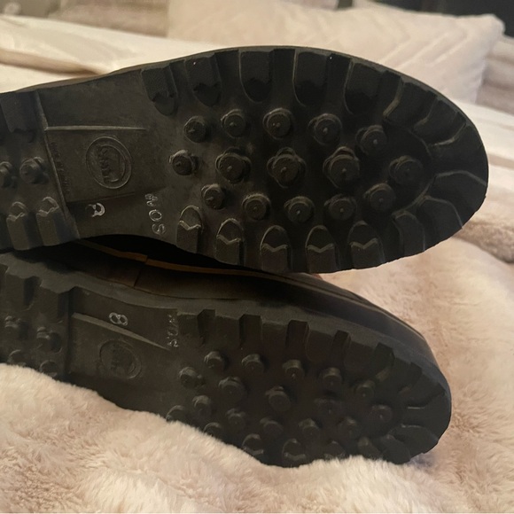 Just like NEW Winter Sorel Boots - Picture 5 of 7